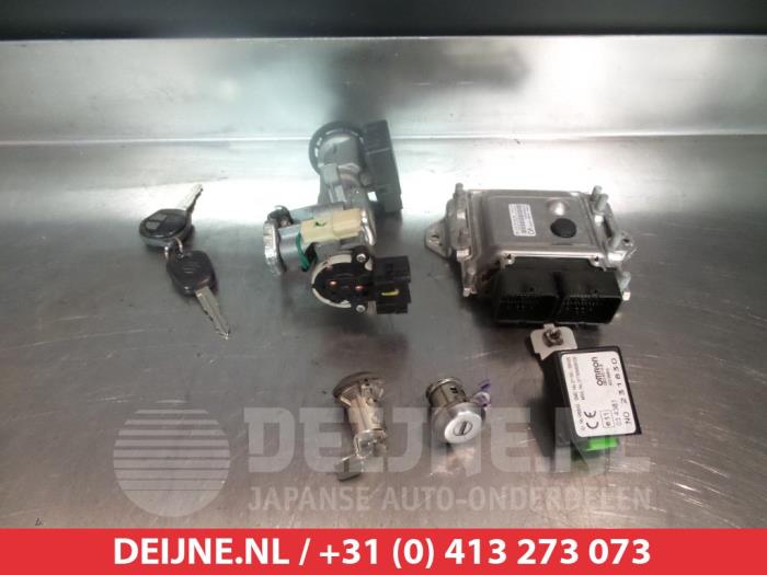 Used Engine management computer Suzuki Alto 1.0 12V Price € 125,00 Margin scheme offered by V.Deijne Jap.Auto-onderdelen BV