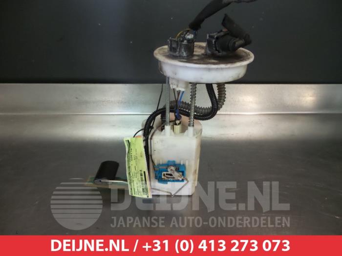 Usagé Pompe à carburant Kia Magentis (GE) 2.0 CRDi 16V Prix € 50,00 Règlement à la marge proposé par V.Deijne Jap.Auto-onderdelen BV