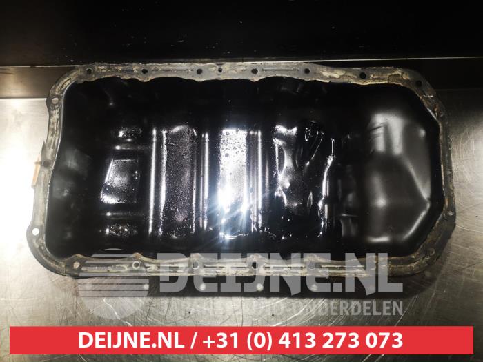Usagé Couvercle carter Mazda Premacy 2.0 DiTD 16V Comfort Prix € 50,00 Règlement à la marge proposé par V.Deijne Jap.Auto-onderdelen BV