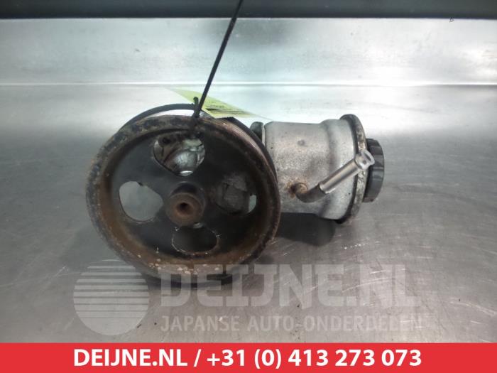 Usagé Pompe direction assistée Toyota Avensis Wagon (T25/B1E) 2.2 D-4D 16V Prix € 35,00 Règlement à la marge proposé par V.Deijne Jap.Auto-onderdelen BV