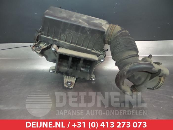 Gebrauchte Luftfiltergehäuse Kia Rio II (DE) 1.4 16V Preis € 30,00 Margenregelung angeboten von V.Deijne Jap.Auto-onderdelen BV