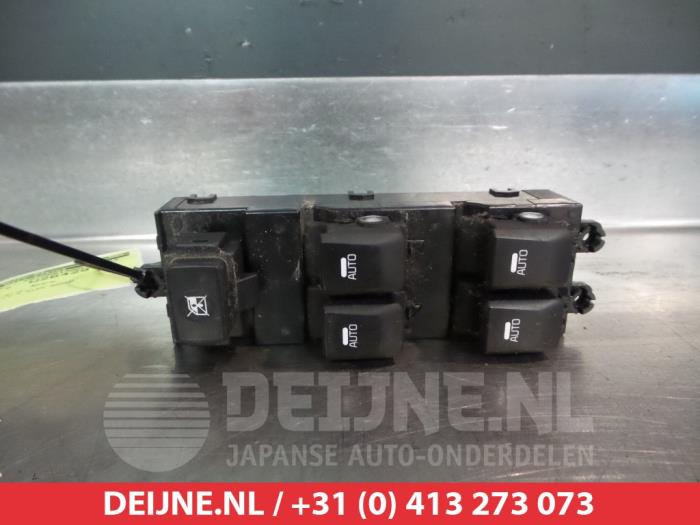 Używane Przelacznik combi okienny Kia Cee'd Sportswagon (JDC5) 1.6 GDI 16V Cena € 50,00 Procedura marży oferowane przez V.Deijne Jap.Auto-onderdelen BV