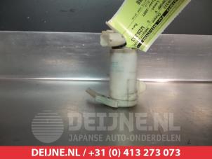 Used Windscreen washer pump Nissan Cabstar (F22) 2.5 DCI Price on request offered by V.Deijne Jap.Auto-onderdelen BV