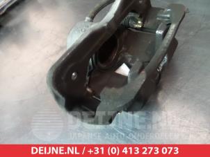 Used Front brake calliper, right Honda Jazz (GE6/GE8/GG/GP) 1.4 VTEC 16V Price € 40,00 Margin scheme offered by V.Deijne Jap.Auto-onderdelen BV