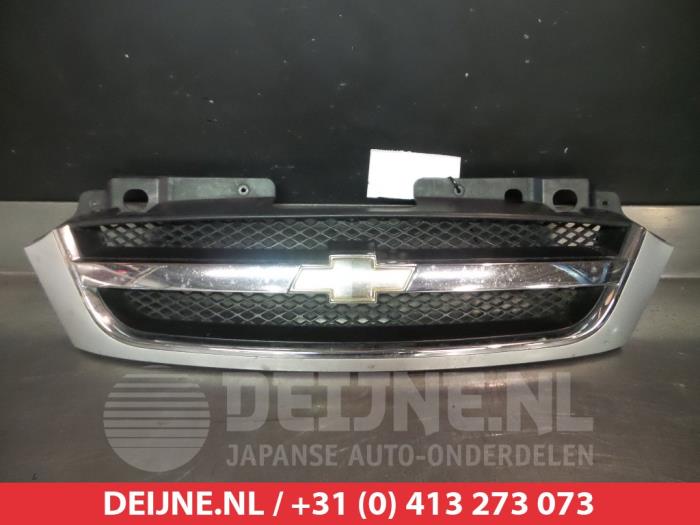 Używane Grill Chevrolet Tacuma 1.6 16V Cena € 35,00 Procedura marży oferowane przez V.Deijne Jap.Auto-onderdelen BV