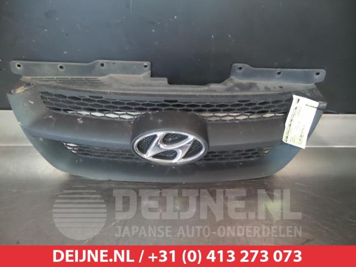 Używane Grill Hyundai Sonata 2.0 CRDI VGT 16V Cena na żądanie oferowane przez V.Deijne Jap.Auto-onderdelen BV