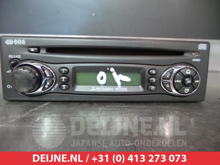 Używane Radio Mitsubishi Lancer Wagon (CS/CT) 2.0 16V Cena na żądanie oferowane przez V.Deijne Jap.Auto-onderdelen BV