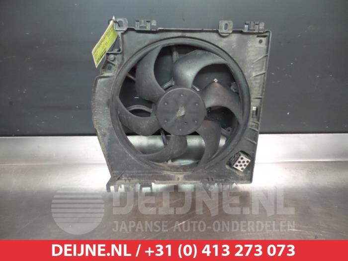 Używane Wentylator Nissan Note (E11) 1.5 dCi 86 Cena € 25,00 Procedura marży oferowane przez V.Deijne Jap.Auto-onderdelen BV