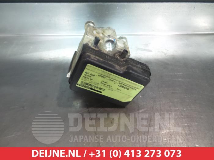 Begagnade ABS-pump Toyota Hilux IV 2.5 D4-D 16V 4x4 Pris € 75,00 Marginaltabell erbjuds av V.Deijne Jap.Auto-onderdelen BV