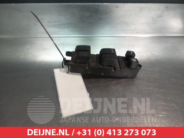 Usados Interruptor combinado de ventanillas Nissan Primera (P12) 1.9 dCi Precio € 25,00 Norma de margen ofrecido por V.Deijne Jap.Auto-onderdelen BV