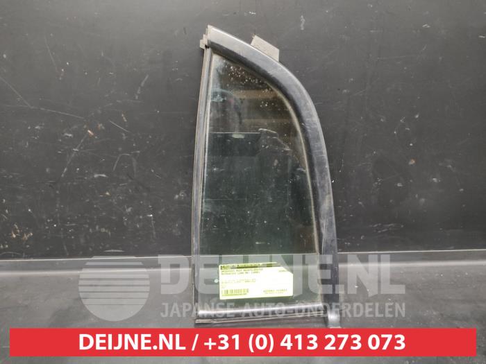 Usados Ventanilla triangular derecha detrás Mitsubishi L-200 2.5 DI-D 4x4 Precio € 35,00 Norma de margen ofrecido por V.Deijne Jap.Auto-onderdelen BV