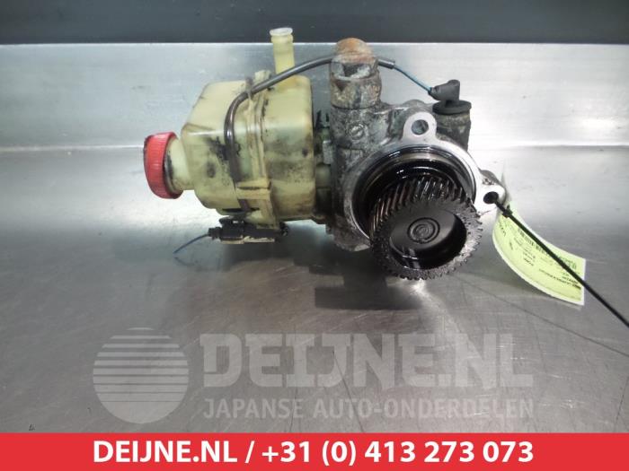 Usagé Pompe de direction Mazda 6 Sport (GG14) 2.0 CiDT HP 16V Prix € 50,00 Règlement à la marge proposé par V.Deijne Jap.Auto-onderdelen BV