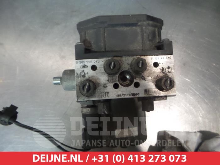 Usagé Bloc ABS Mazda RX-8 (SE17) 1.3 Renesis HP Prix € 50,00 Règlement à la marge proposé par V.Deijne Jap.Auto-onderdelen BV