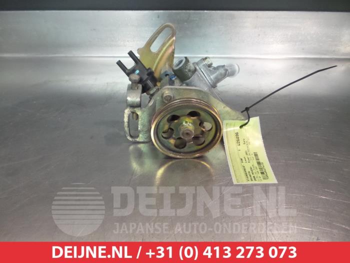 Usagé Pompe de direction Daihatsu Gran Move 1.6 16V Prix € 25,00 Règlement à la marge proposé par V.Deijne Jap.Auto-onderdelen BV