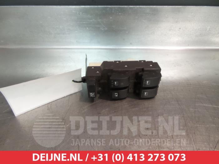 Usados Interruptor combinado de ventanillas Daihatsu Trevis 1.0 12V DVVT Precio € 25,00 Norma de margen ofrecido por V.Deijne Jap.Auto-onderdelen BV