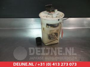 Used Electric fuel pump Hyundai Coupe 2.0i 16V CVVT Price on request offered by V.Deijne Jap.Auto-onderdelen BV