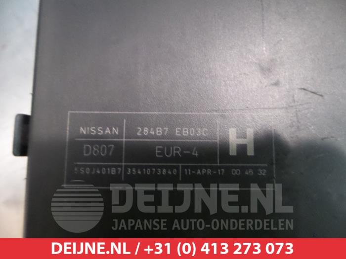 Fuse box from a Nissan Navara (D23) 2.5 dCi 16V 4x4 2014