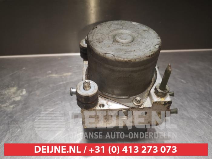 Begagnade ABS-pump Nissan Micra (K12) 1.2 16V Pris € 35,00 Marginaltabell erbjuds av V.Deijne Jap.Auto-onderdelen BV