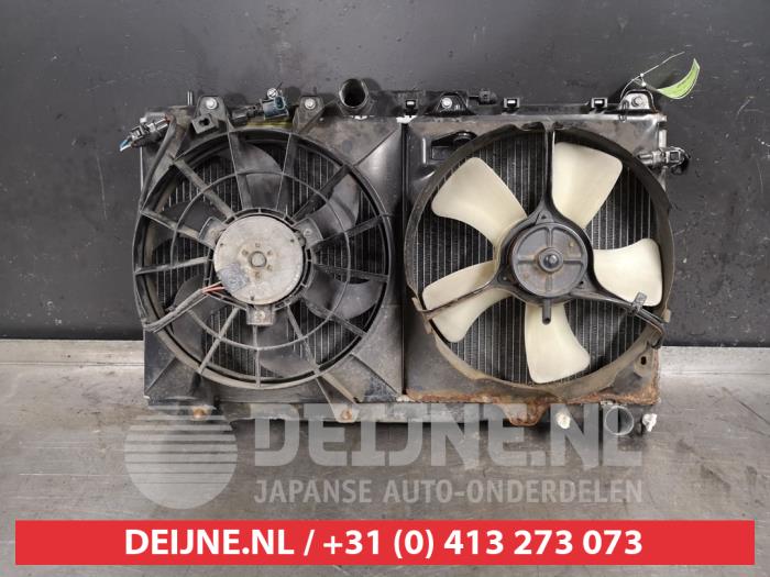 Usagé Radiateur Toyota Avensis (T22) 2.0 D-4D 16V Prix € 40,00 Règlement à la marge proposé par V.Deijne Jap.Auto-onderdelen BV