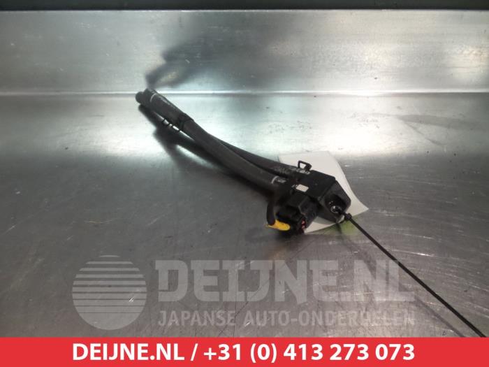 Used Particulate filter sensor Hyundai Santa Fe II (CM) 2.2 CRDi 16V 4x4 Price € 20,00 Margin scheme offered by V.Deijne Jap.Auto-onderdelen BV