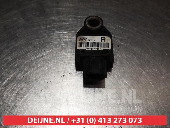 Begagnade Airbagsensor Toyota Corolla (E12) 1.8 16V VVT-i Pris € 20,00 Marginaltabell erbjuds av V.Deijne Jap.Auto-onderdelen BV
