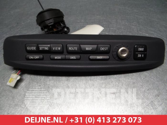 Panneau de commandes navigation d'un Nissan Almera Tino (V10M) 1.8 16V 2000