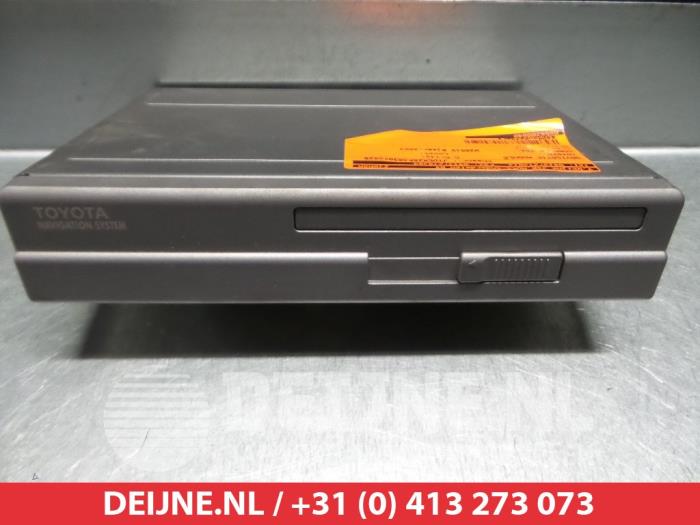 Używane Modul nawigacji Toyota Corolla (E12) 1.8 16V VVT-i Cena € 25,00 Procedura marży oferowane przez V.Deijne Jap.Auto-onderdelen BV