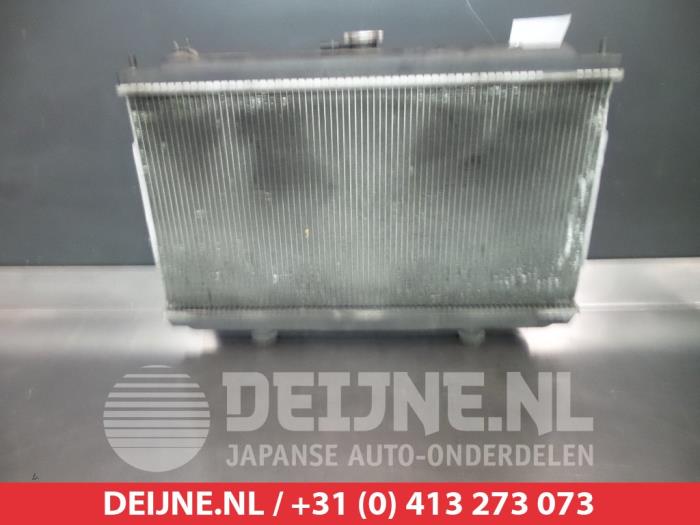Usagé Radiateur Nissan Almera (N16) 2.2 dCi 16V Prix € 35,00 Règlement à la marge proposé par V.Deijne Jap.Auto-onderdelen BV