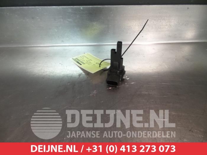Usagé Débitmètre Toyota Prius (ZVW3) 1.8 16V Prix € 15,00 Règlement à la marge proposé par V.Deijne Jap.Auto-onderdelen BV