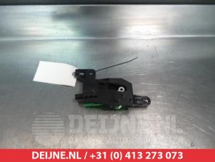 Used Central locking motor Hyundai i30 (GDHB5) 1.4 16V Price on request offered by V.Deijne Jap.Auto-onderdelen BV