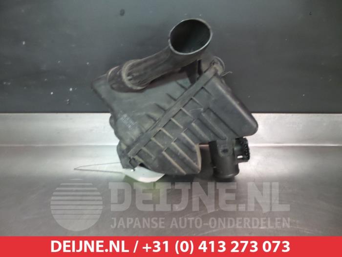 Begagnade Luftfilterhus Toyota Yaris (P1) 1.4 D-4D Pris € 25,00 Marginaltabell erbjuds av V.Deijne Jap.Auto-onderdelen BV