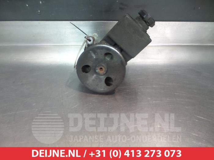 Usagé Pompe de direction Ssang Yong Kyron 2.0 M 200 Xdi 16V 4x4 Prix € 35,00 Règlement à la marge proposé par V.Deijne Jap.Auto-onderdelen BV