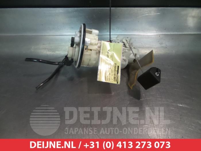 Usagé Pompe à carburant Toyota Corolla Wagon (E12) 1.4 16V VVT-i Prix € 25,00 Règlement à la marge proposé par V.Deijne Jap.Auto-onderdelen BV