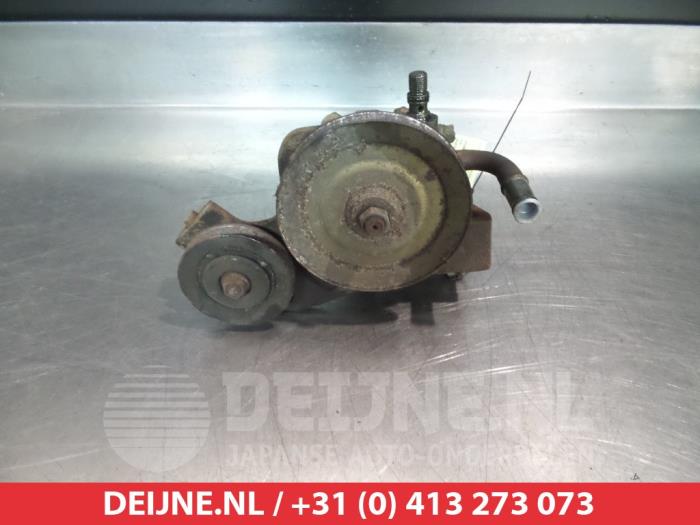 Usagé Pompe de direction Kia Sportage (K0) 2.0 TD LX 4x4 Prix € 35,00 Règlement à la marge proposé par V.Deijne Jap.Auto-onderdelen BV