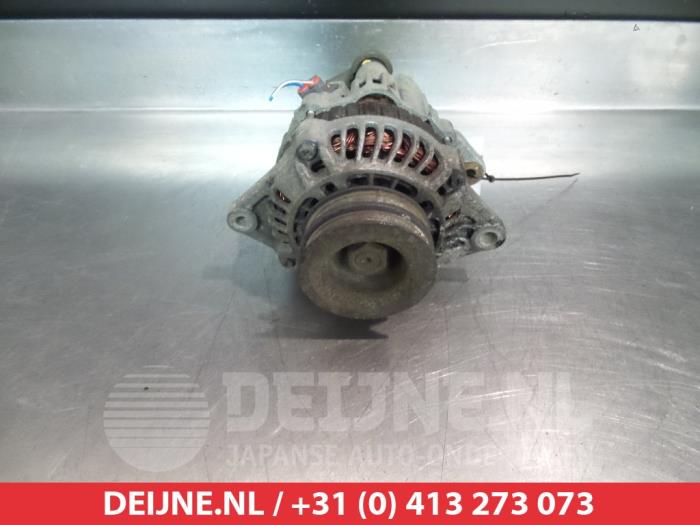 Usagé Dynamo Mazda BT-50 2.5 Di 16V 4x4 Prix € 50,00 Règlement à la marge proposé par V.Deijne Jap.Auto-onderdelen BV