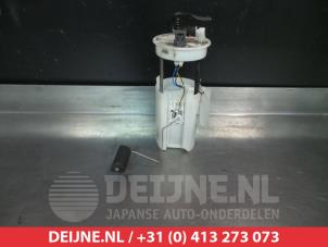 Used Electric fuel pump Honda CR-V (RE) 2.0 16V Price on request offered by V.Deijne Jap.Auto-onderdelen BV