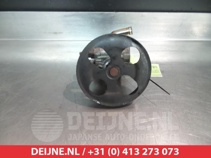 Usagé Pompe de direction Mitsubishi Pajero Pinin (H6/H7) 2.0 GDI 16V 5-drs. Prix € 25,00 Règlement à la marge proposé par V.Deijne Jap.Auto-onderdelen BV
