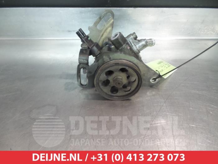 Usagé Pompe de direction Daihatsu Gran Move 1.6 16V Prix € 25,00 Règlement à la marge proposé par V.Deijne Jap.Auto-onderdelen BV