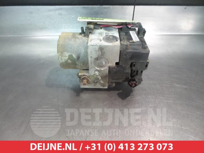 Begagnade ABS-pump Subaru Legacy (BE) 2.0 16V Pris € 60,00 Marginaltabell erbjuds av V.Deijne Jap.Auto-onderdelen BV