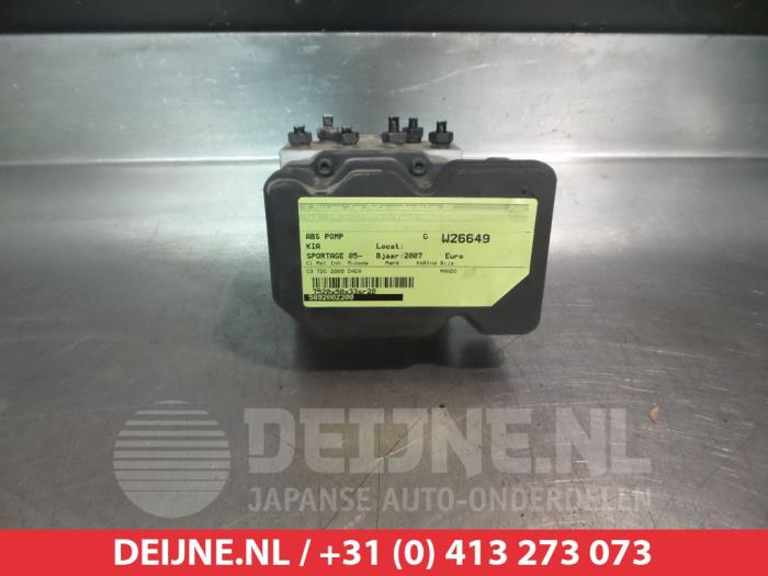 Usagé Pompe ABS Kia Sportage (JE) 2.0 CRDi 16V VGT 4x2 Prix € 75,00 Règlement à la marge proposé par V.Deijne Jap.Auto-onderdelen BV