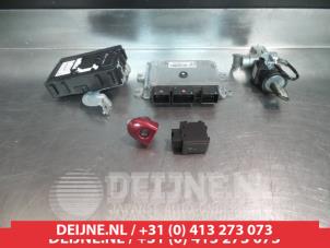 Usagé Serrure de contact + clé Nissan Juke (F15) 1.6 16V Prix sur demande proposé par V.Deijne Jap.Auto-onderdelen BV
