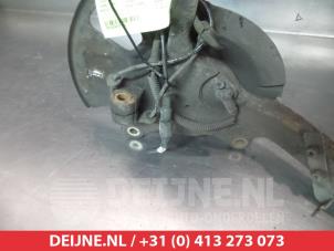 Used Knuckle, front left Ssang Yong Rodius 2.7 270 Xdi 20V 4x2 Price on request offered by V.Deijne Jap.Auto-onderdelen BV