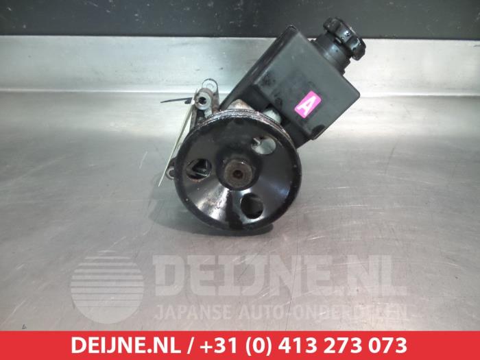 Usagé Pompe de direction Ssang Yong Rodius 2.7 270 Xdi 20V 4x2 Prix € 35,00 Règlement à la marge proposé par V.Deijne Jap.Auto-onderdelen BV