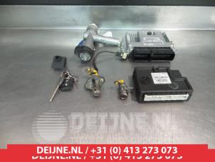 Used Ignition lock + key Kia Sorento I (JC) 2.5 CRDi 16V VGT Price on request offered by V.Deijne Jap.Auto-onderdelen BV