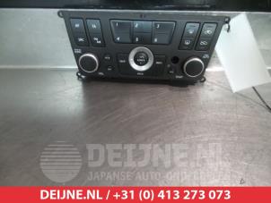 Usagé Panneau commande radio Nissan Almera Tino (V10M) 1.8 16V Prix sur demande proposé par V.Deijne Jap.Auto-onderdelen BV