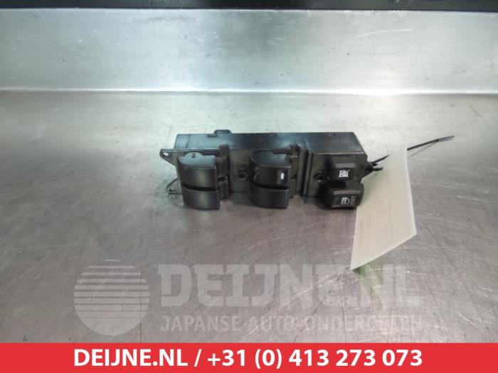 Begagnade Flerfunktionsbrytare, fönster Mitsubishi Lancer Sports Sedan (CY/CZ) 1.5 MIVEC 16V Pris € 25,00 Marginaltabell erbjuds av V.Deijne Jap.Auto-onderdelen BV
