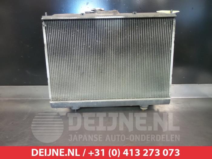 Usagé Radiateur Mitsubishi Pajero Pinin (H6/H7) 2.0 GDI 16V 5-drs. Prix € 75,00 Règlement à la marge proposé par V.Deijne Jap.Auto-onderdelen BV