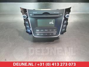 Usagé Radio Hyundai i30 Coupe (GDHB3) 1.6 GDI Blue 16V Prix € 75,00 Règlement à la marge proposé par V.Deijne Jap.Auto-onderdelen BV