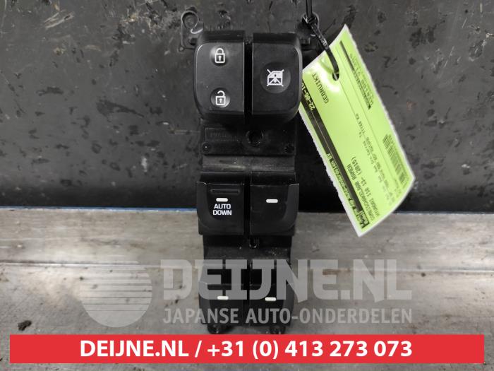 Usados Interruptor combinado de ventanillas Hyundai i10 (B5) 1.0 12V Precio € 35,00 Norma de margen ofrecido por V.Deijne Jap.Auto-onderdelen BV