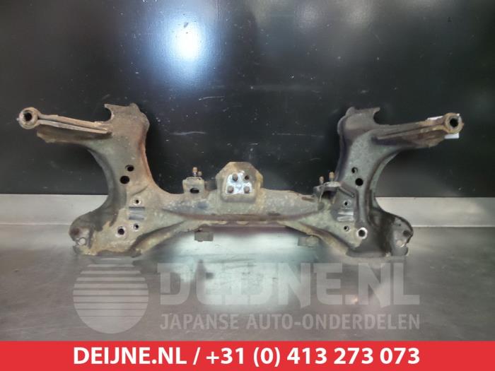 Usagé Faux châssis Mazda 323 P (BA15) 1.5i 16V Prix € 75,00 Règlement à la marge proposé par V.Deijne Jap.Auto-onderdelen BV